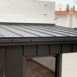 Revestimiento y tejado de antracita