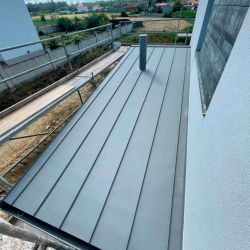 Tejado de zinc prepatinado gris