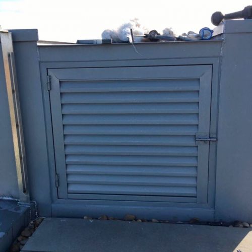 Puerta de acceso de zinc prepatinado gris