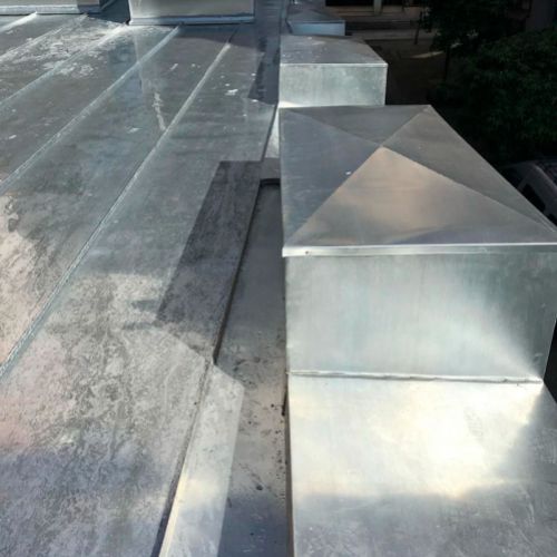 Detalles de cubierta de zinc