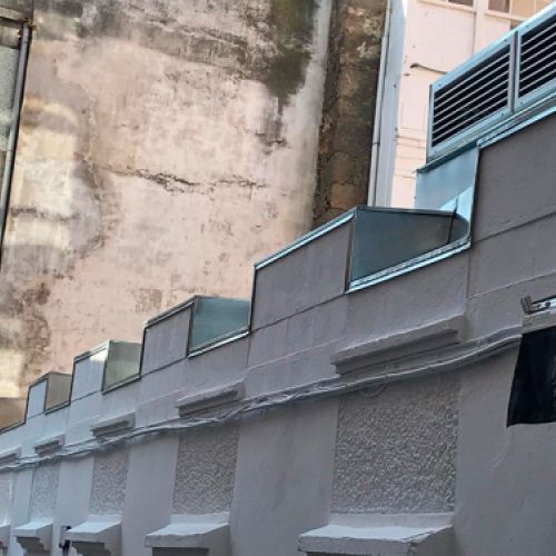 Cerramiento con zinc natural